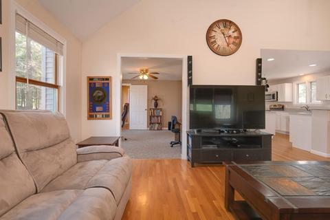 11 Eric Way, Dudley, MA 01571 photo 6