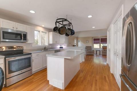 11 Eric Way, Dudley, MA 01571 photo 9