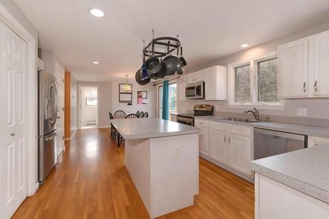 11 Eric Way, Dudley, MA 01571 photo 8