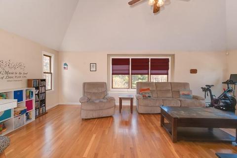 11 Eric Way, Dudley, MA 01571 photo 5
