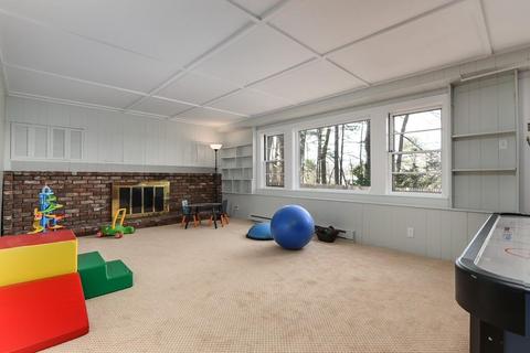 176 Greendale, Needham, MA 02494 photo 20