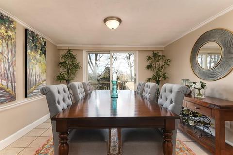 176 Greendale, Needham, MA 02494 photo 7