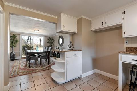 176 Greendale, Needham, MA 02494 photo 6