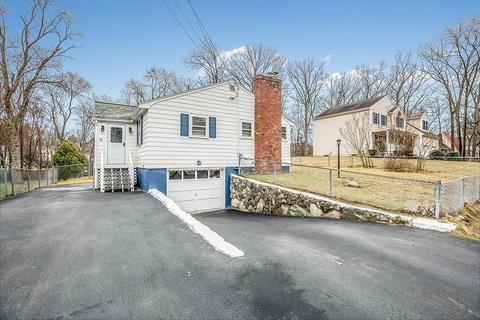 56 Lawrence Rd, Reading, MA 01867 photo 1