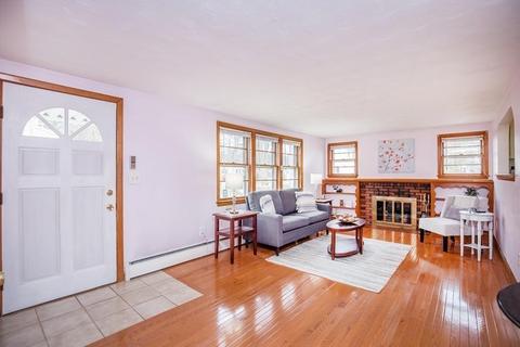 56 Lawrence Rd, Reading, MA 01867 photo 2