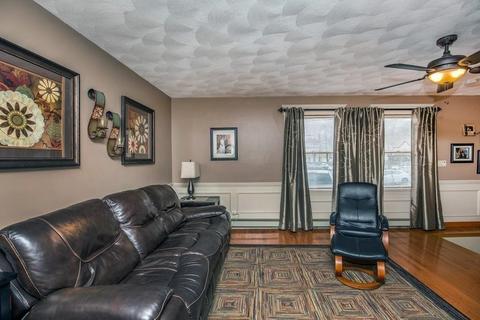 8 Bond Pl, Saugus, MA 01906 photo 8
