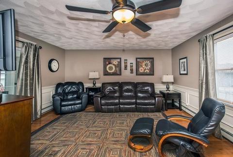 8 Bond Pl, Saugus, MA 01906 photo 7