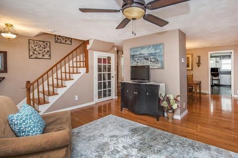 8 Bond Pl, Saugus, MA 01906 photo 12