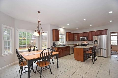 11 Peach Tree Dr, Sutton, MA 01590 photo 6