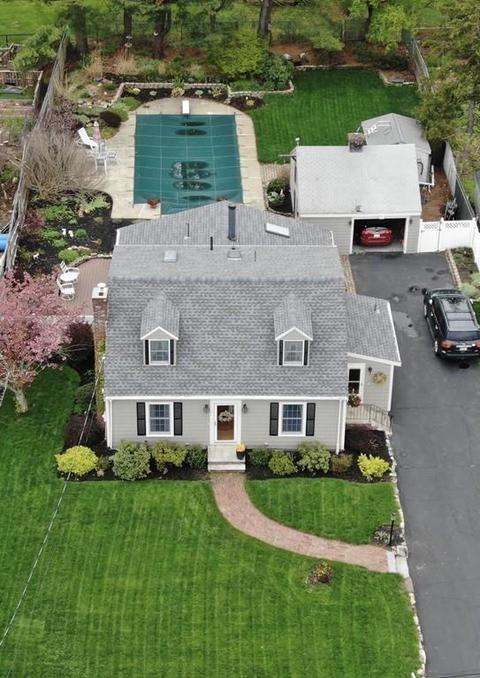 17 Franklin St, Reading, MA 01867 photo 2