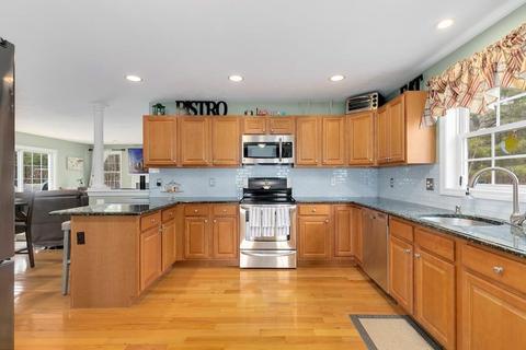 14 Marks Way, Maynard, MA 01754 photo 6