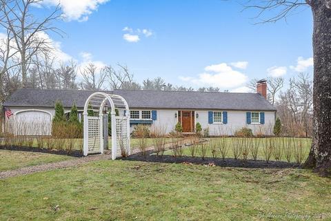 96 Rockmaple Ave, South Hamilton, MA 01982 photo 1