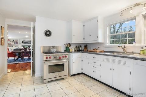 96 Rockmaple Ave, South Hamilton, MA 01982 photo 4