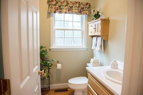 25 Ogunquit Rd, North Andover, MA 01845 photo 8