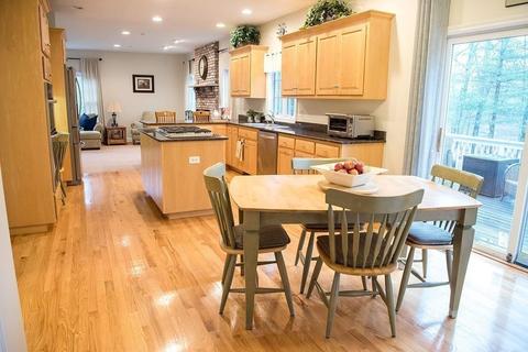 25 Ogunquit Rd, North Andover, MA 01845 photo 5