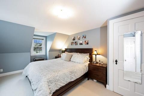 549 Chestnut St, Needham, MA 02492 photo 9