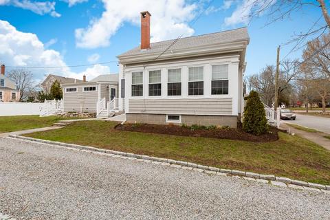 8 Walnut St, Fairhaven, MA 02719 photo 2