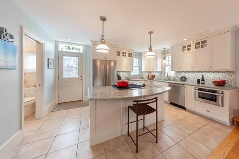 8 Walnut St, Fairhaven, MA 02719 photo 9