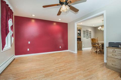 20 Harvard St, Webster, MA 01570 photo 6