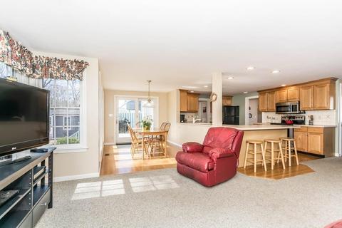62 Whittier Rd, Reading, MA 01867 photo 10