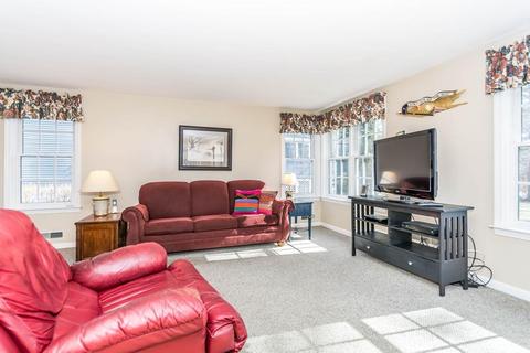 62 Whittier Rd, Reading, MA 01867 photo 5