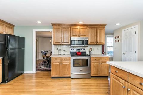 62 Whittier Rd, Reading, MA 01867 photo 7