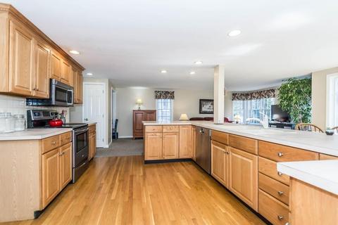 62 Whittier Rd, Reading, MA 01867 photo 9