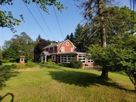 27 S Maple St, Brookfield, MA 01506 photo 2