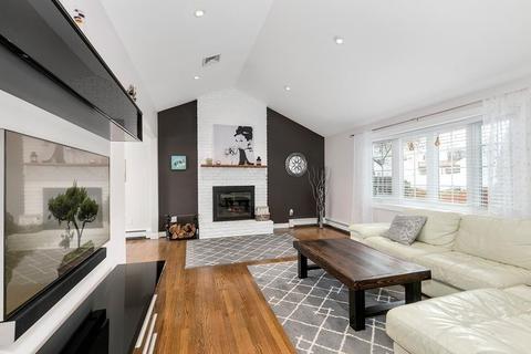 21 Summit Rd, Stoneham, MA 02180 photo 1