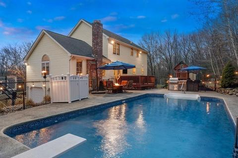 63 Blackstone St, Mendon, MA 01756 photo 6