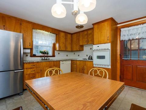 8 Parkland Rd, Needham, MA 02494 photo 12