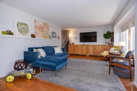 216 Irondequoit Rd, Franklin, MA 02038 photo 4