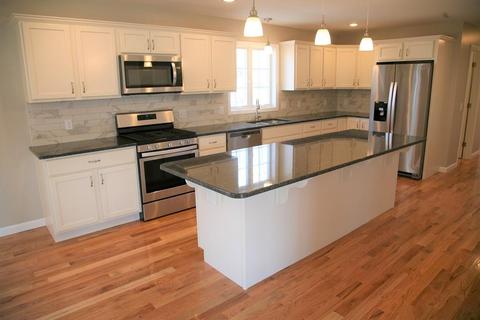 266 Naismith St, Springfield, MA 01104 photo 2