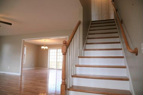 266 Naismith St, Springfield, MA 01104 photo 9