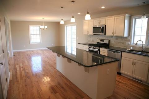 266 Naismith St, Springfield, MA 01104 photo 3