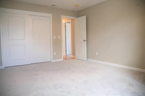 266 Naismith St, Springfield, MA 01104 photo 22