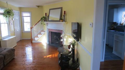 17 Vail St, Springfield, MA 01118 photo 8
