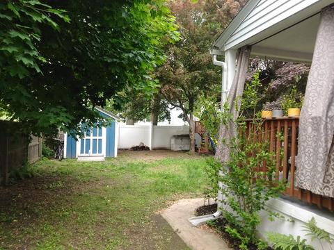 17 Vail St, Springfield, MA 01118 photo 4