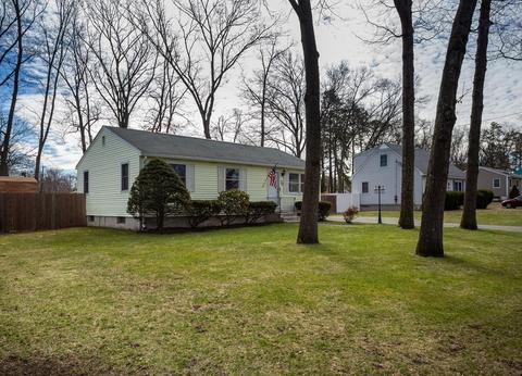 141 Donbray Rd, Springfield, MA 01119 photo 2