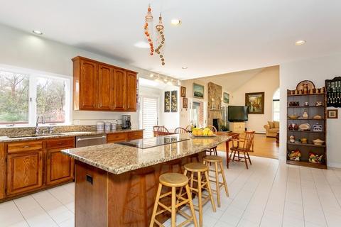 52 Cranberry Ln, Needham, MA 02492 photo 11