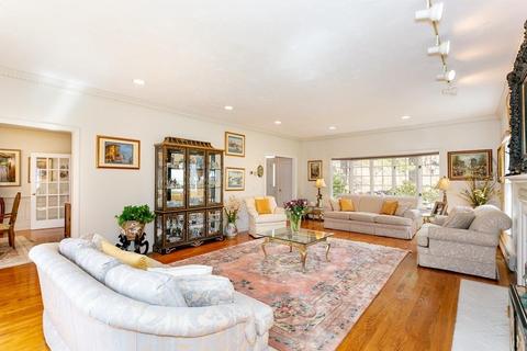52 Cranberry Ln, Needham, MA 02492 photo 4