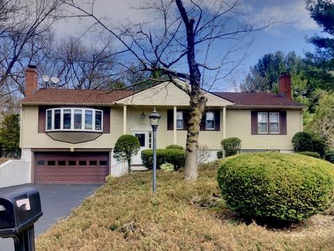 7 Williston Dr, Longmeadow, MA 01106 photo 2