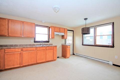48 Rifle St, Springfield, MA 01105 photo 4