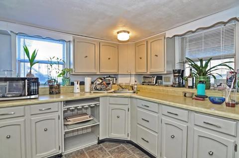 11 Burnham St, Gloucester, MA 01930 photo 4
