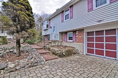 32 Eisenhower Dr, Norton, MA 02766 photo 2