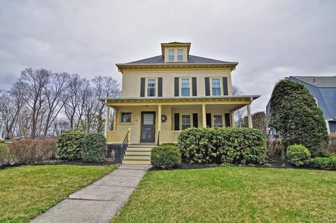38 Forest St, Worcester, MA 01609 photo 1