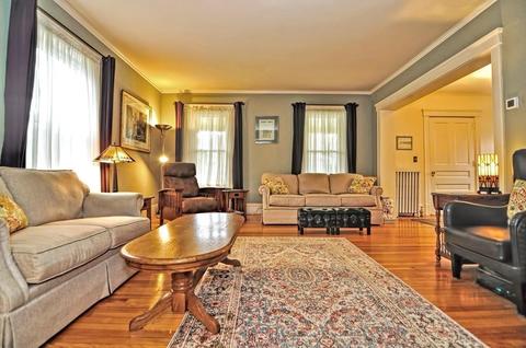 38 Forest St, Worcester, MA 01609 photo 4