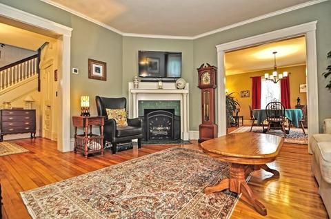 38 Forest St, Worcester, MA 01609 photo 3