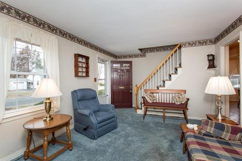 28 Surrey Rd, Springfield, MA 01118 photo 3