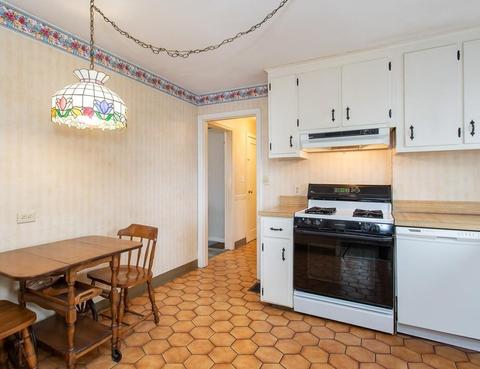 28 Surrey Rd, Springfield, MA 01118 photo 9
